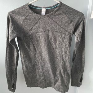 Ivivva Long Sleeve shirt in Girls size 12 / Women’s size 2